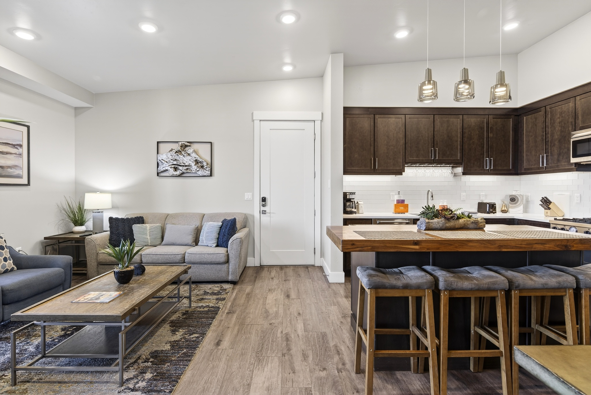 Wake up to red rock and La Sal Mountain views right from the primary suite.