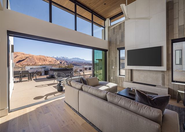 New Listing! Lionsback Serenity | Ultra Luxury | Hot Tub + Balcony