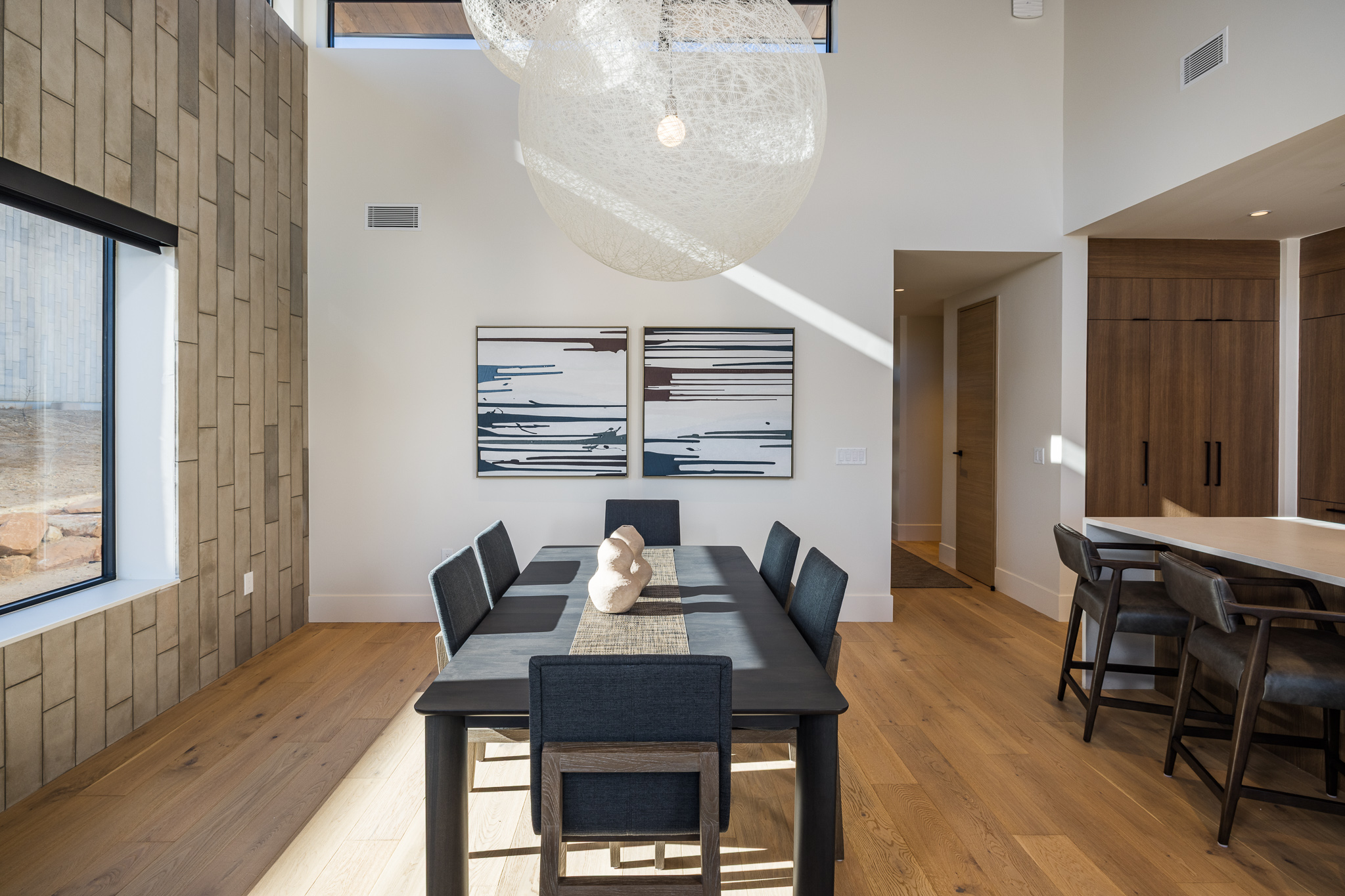 Enjoy meals together around a table that comfortably seats 6.
