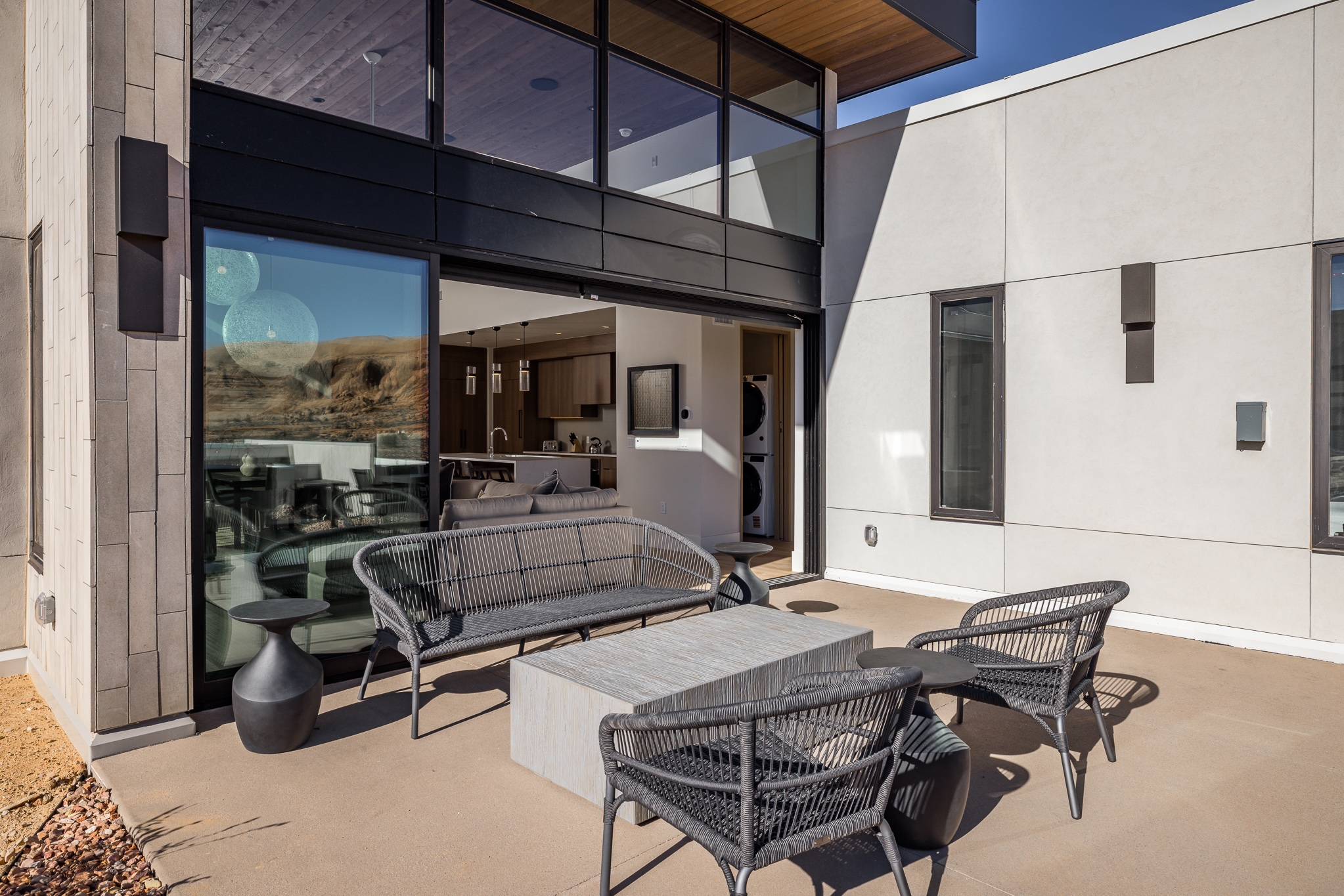 Enjoy a meal outdoors with family and friends! Multiple seating options