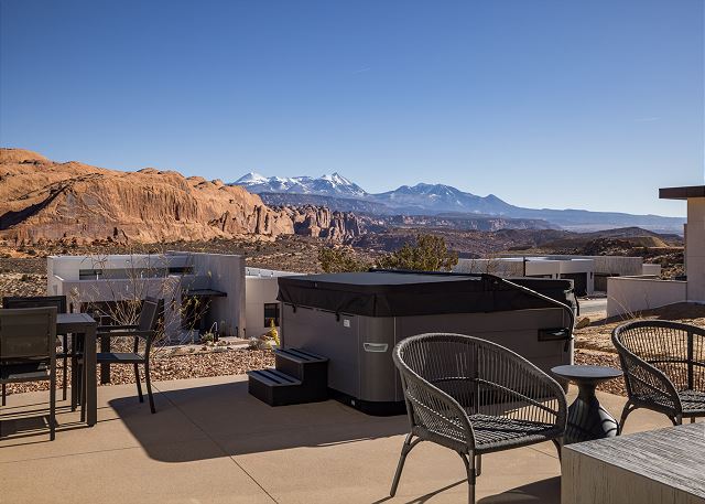 New Listing! Lionsback Serenity | Ultra Luxury | Hot Tub + Balcony 3