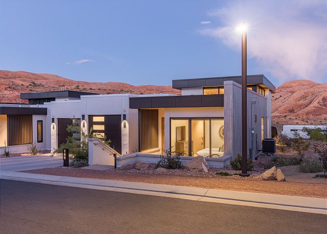 Red Rock Vista | Ultra Luxury | Private Hot Tub 2