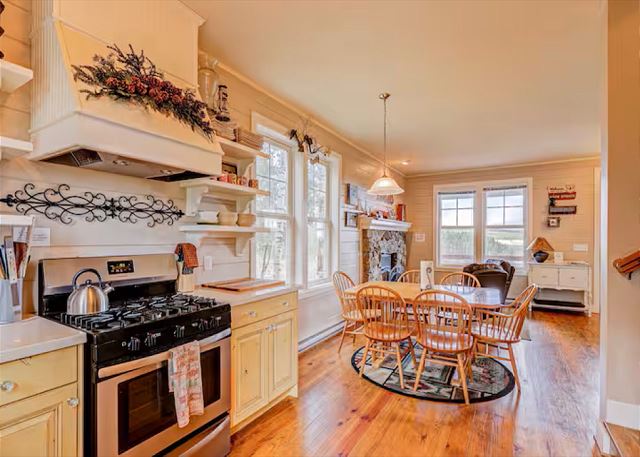 New Listing! National Forest Access + Hot Tub | Continental Divide | Deck 7