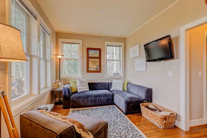 Spacious seating, natural light, and endless comfort- welcome to your retreat.
