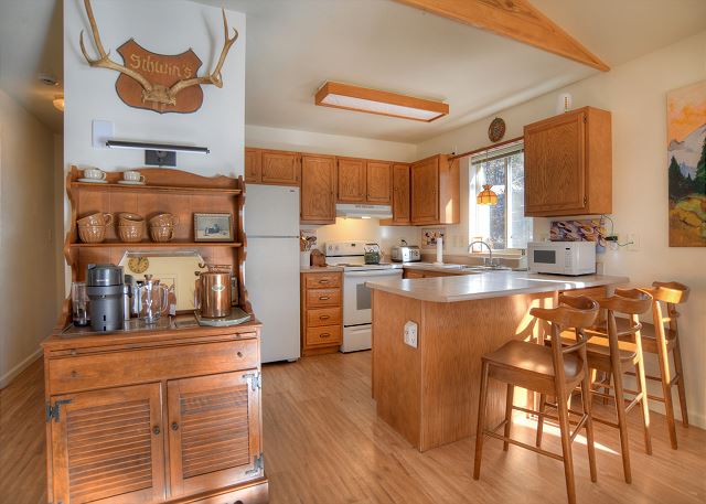 New Listing! Forest Lake Hideout | Private Cabin Surrounded by Pines | Deck 10