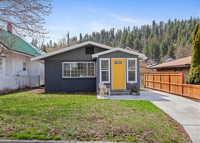 New Listing! Heart of Coeur d’Alene | Pet-Friendly | Yard + Grill