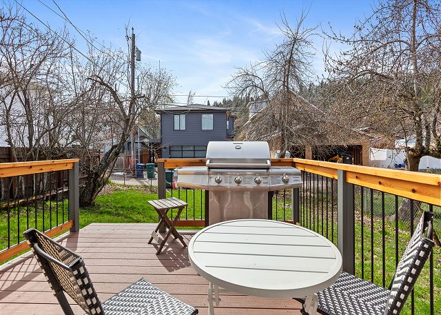 New Listing! Heart of Coeur d’Alene | Pet-Friendly | Yard + Grill 4