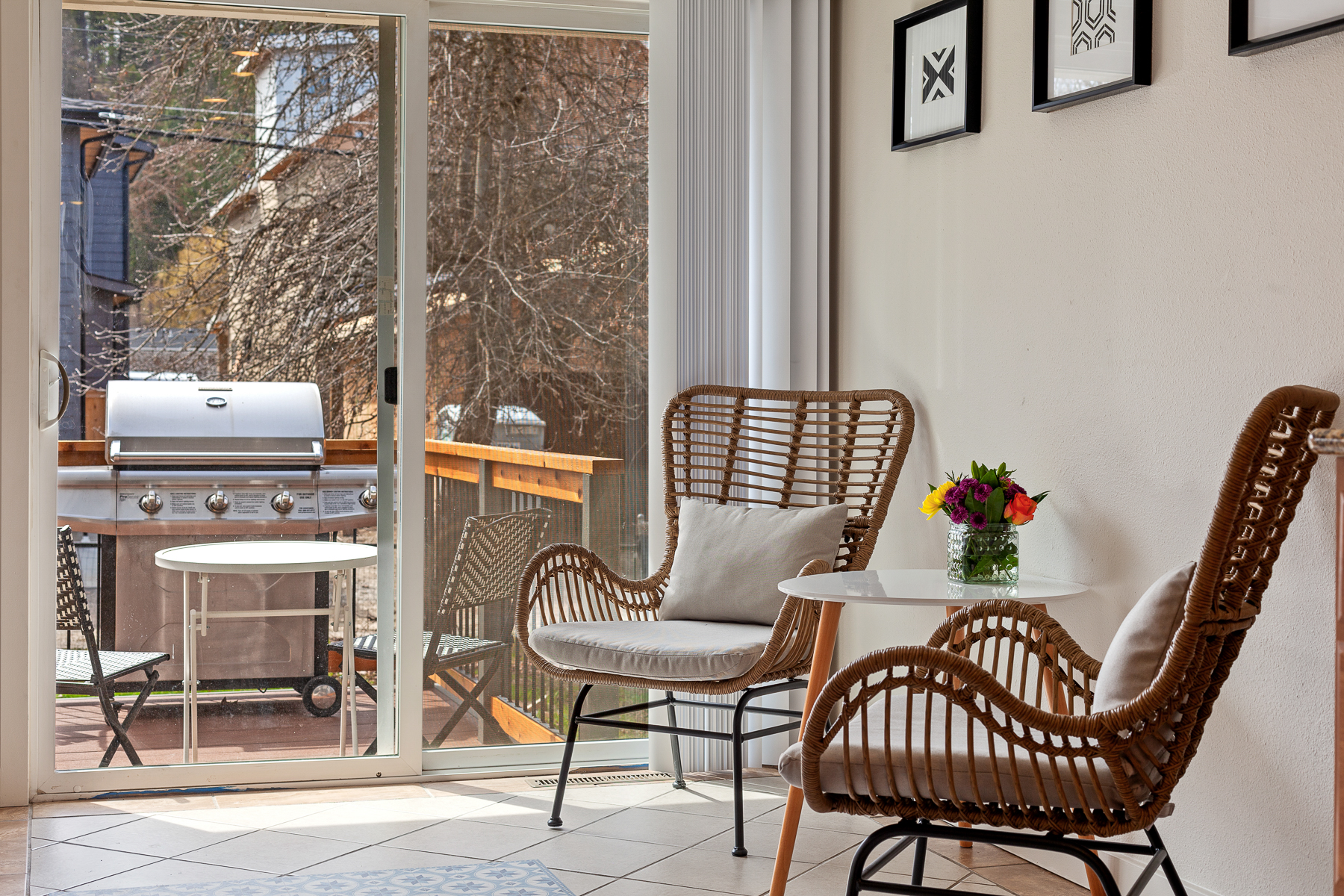 Ample seating choices at Bancroft Bungalow 