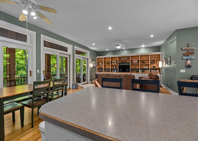 New Listing! Little Martha Lake Lodge | Private Dock & Screened-In Porch 9