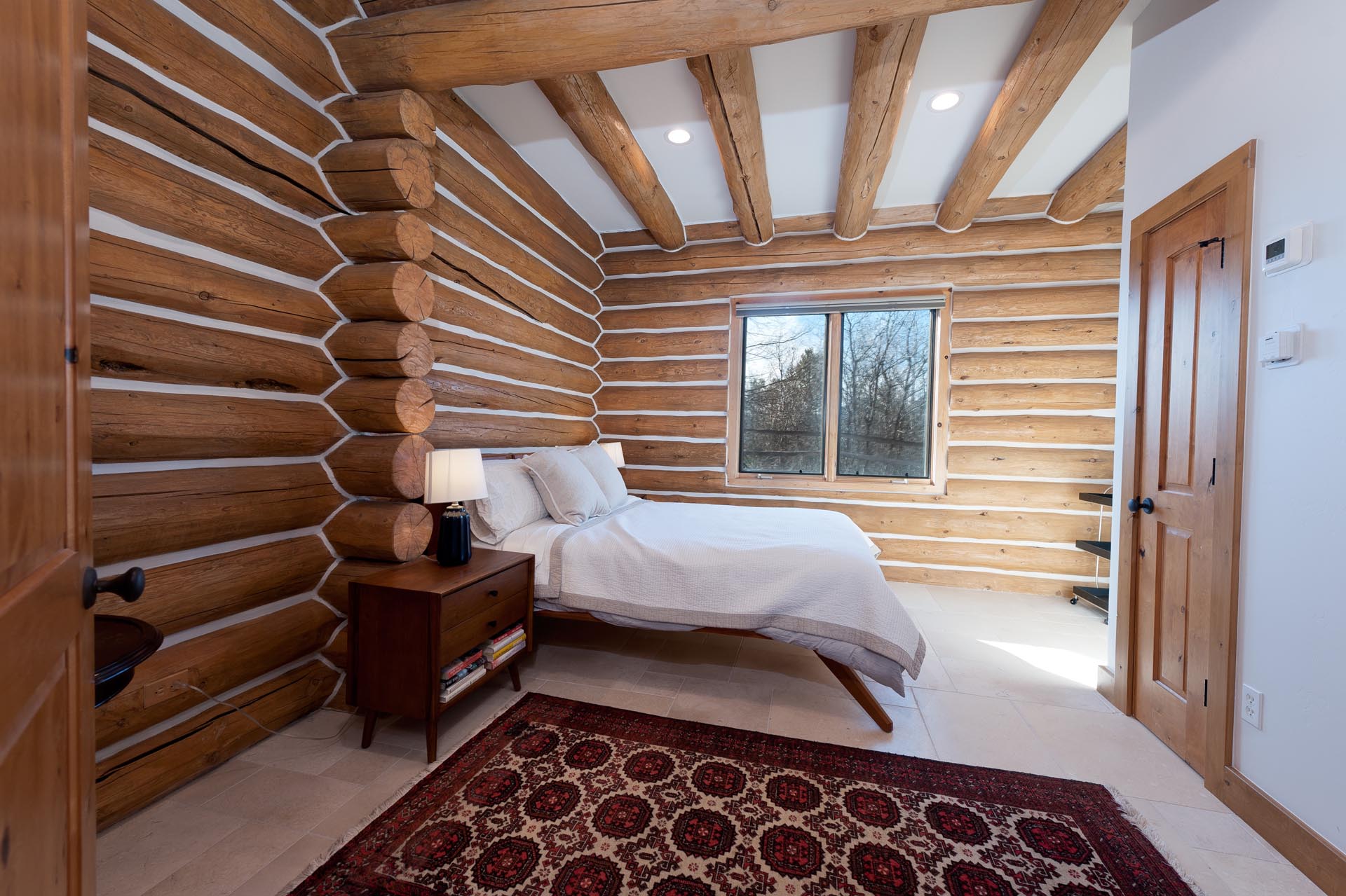 4th Bedroom - Queen, attached bathroom and TV (Main Floor)