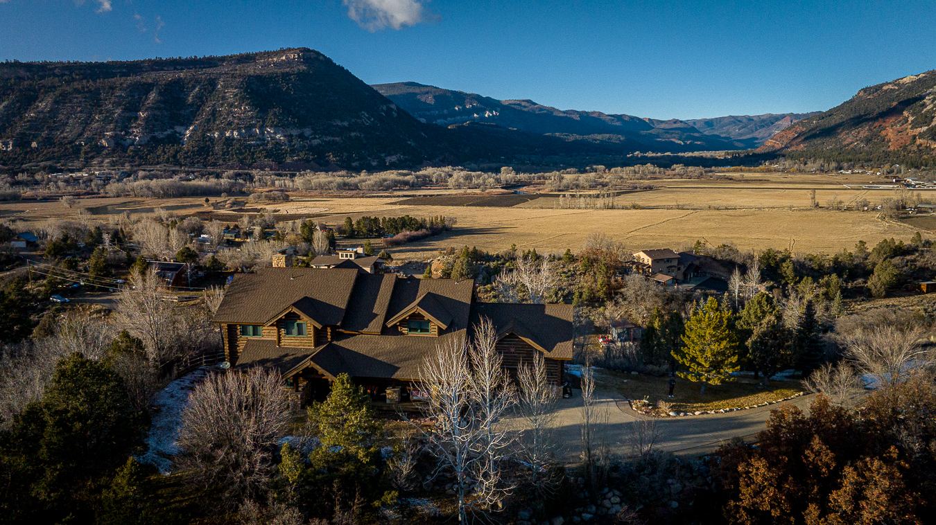 Log Cabin with Amazing deck & views - 3 miles to downtown DGO - Hot Tub/AC | Photo 8