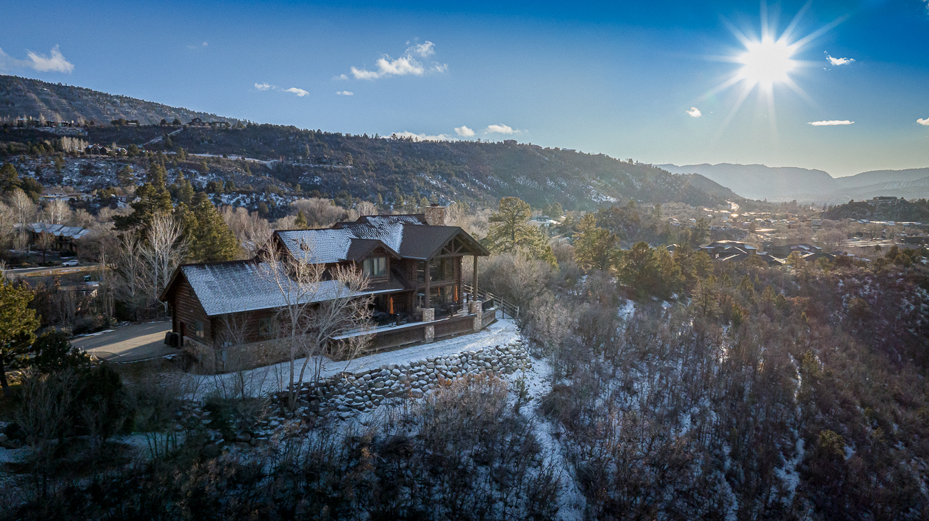 Log Cabin with Amazing deck & views - 3 miles to downtown DGO - Hot Tub/AC | Photo 16