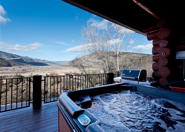 Log Cabin with Amazing deck & views - 3 miles to downtown DGO - Hot Tub/AC 3