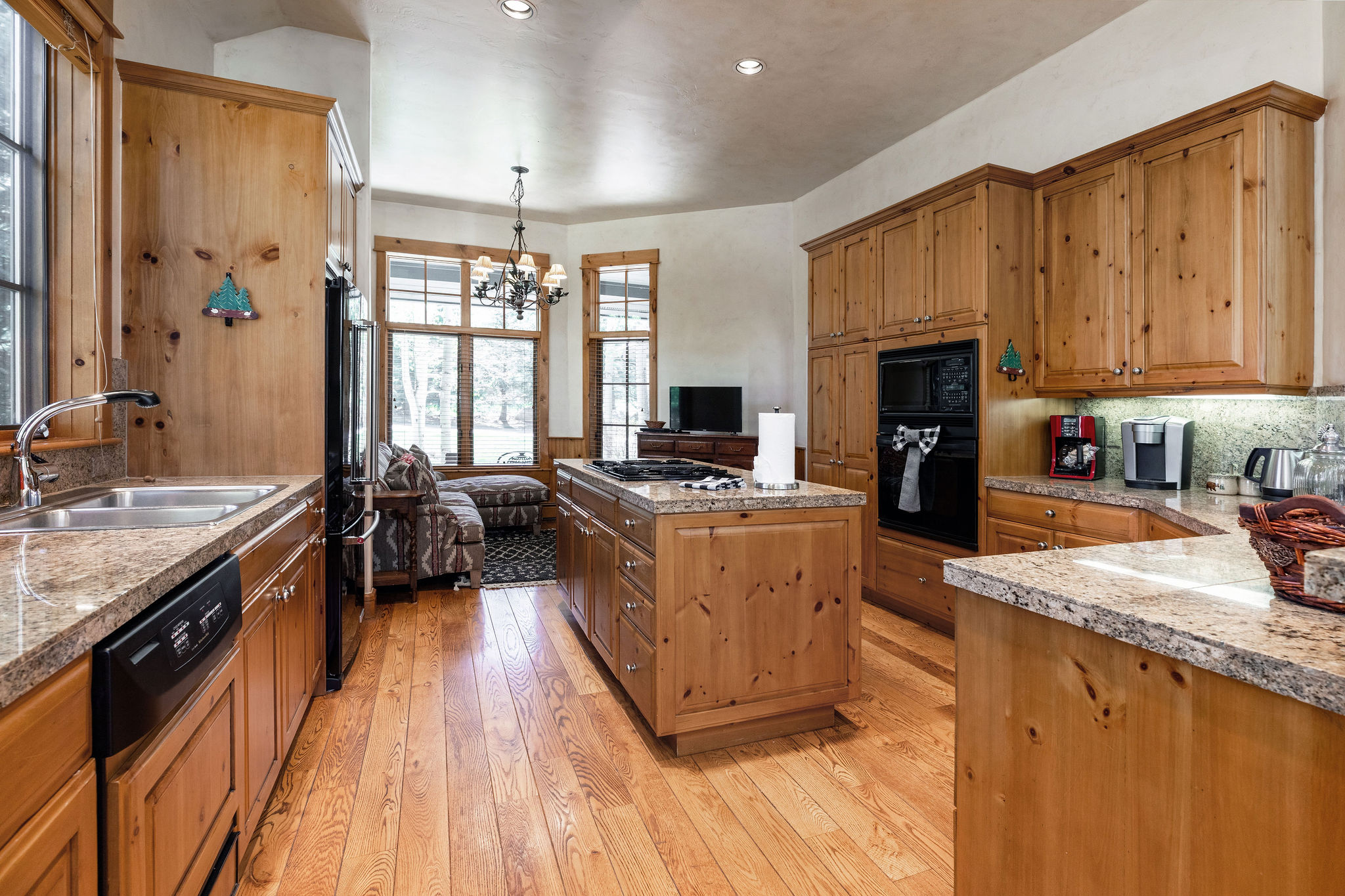 New Listing! Arrowhead Luxury Home | Private Pond | Fire Pit + Pool Table | Photo 8