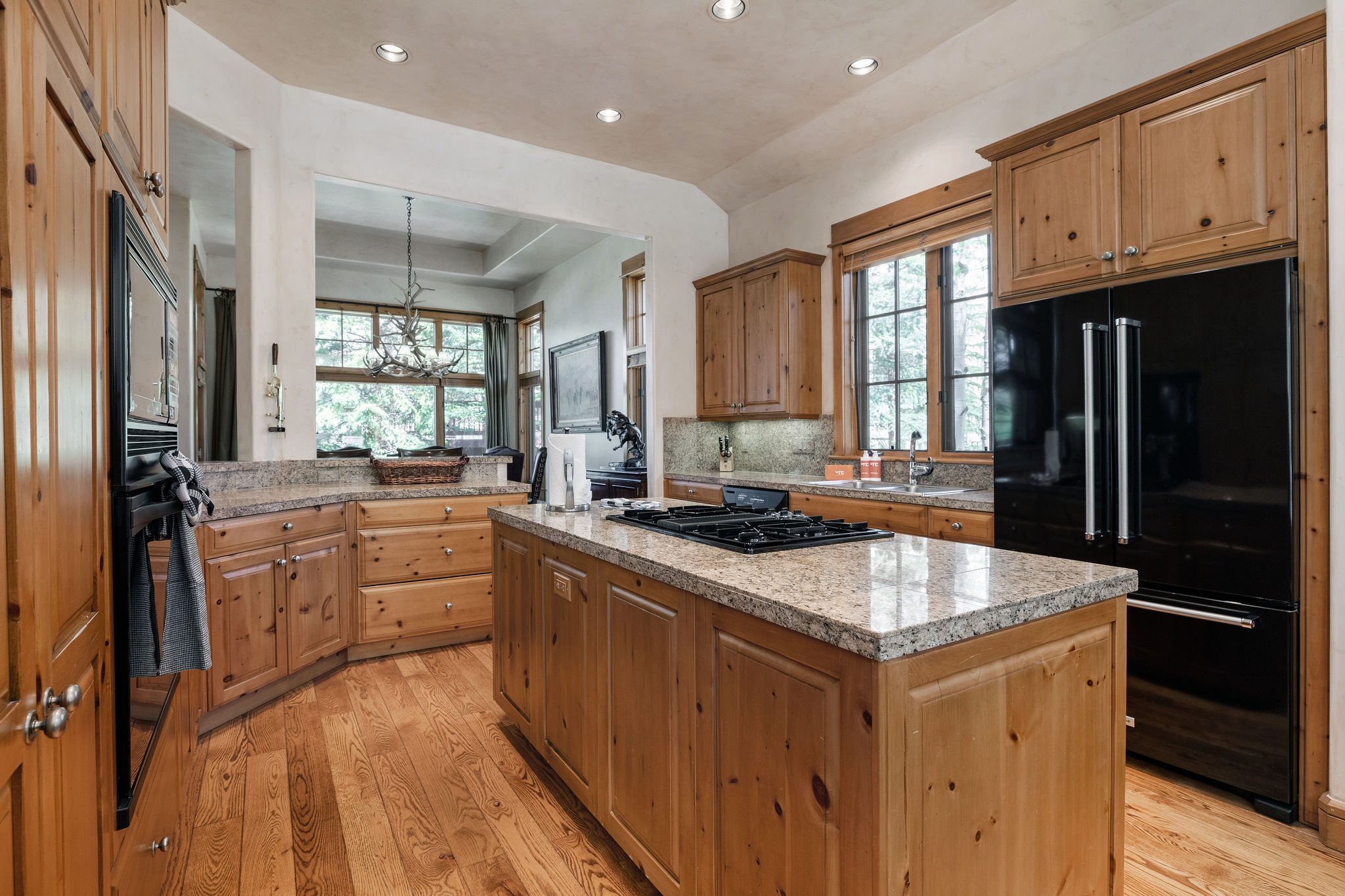New Listing! Arrowhead Luxury Home | Private Pond | Fire Pit + Pool Table | Photo 9