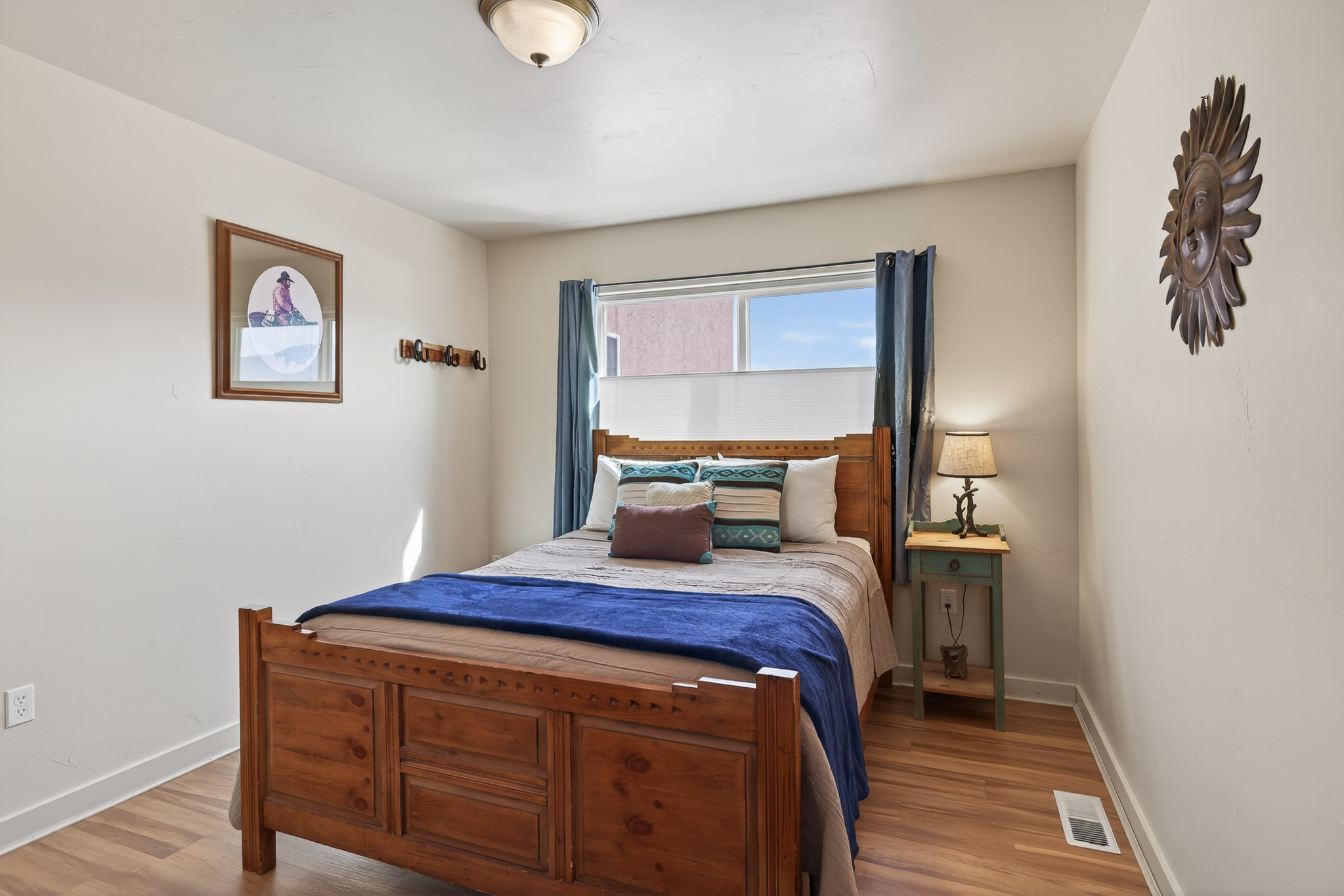 2nd bedroom with queen bed