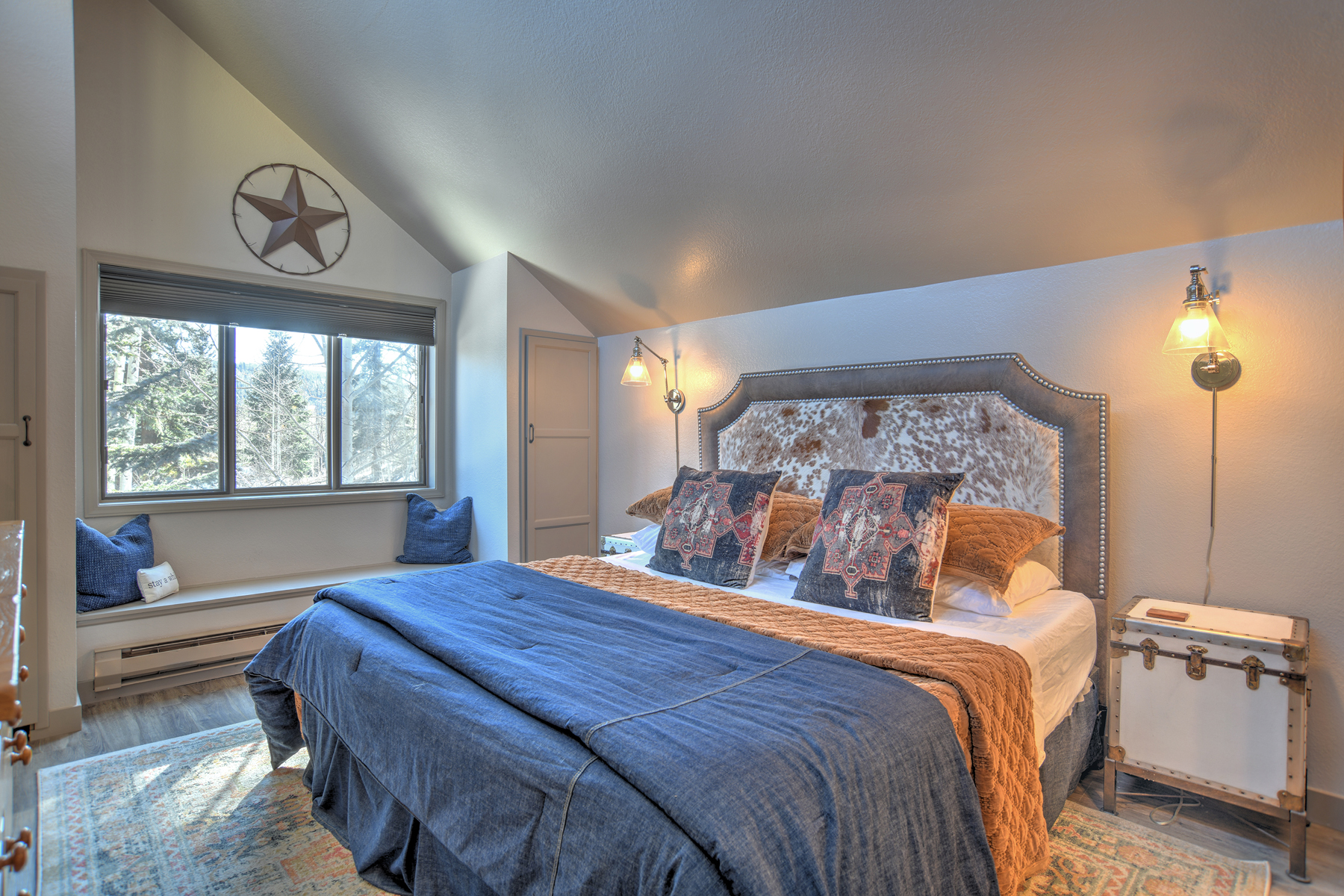 Unwind in this spacious king bedroom with a Smart TV—comfort and entertainment in one. 
