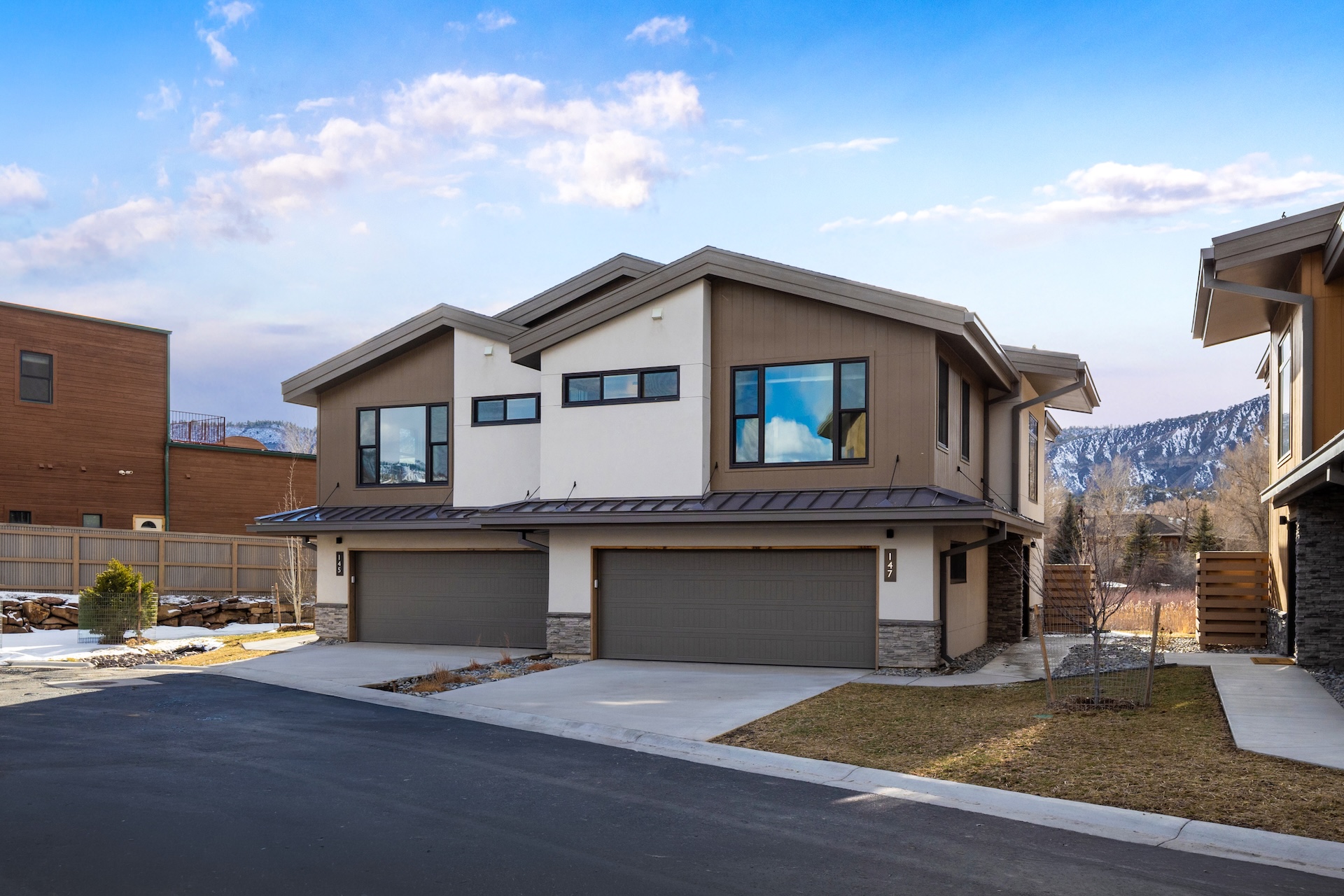 Driveway and garage parking