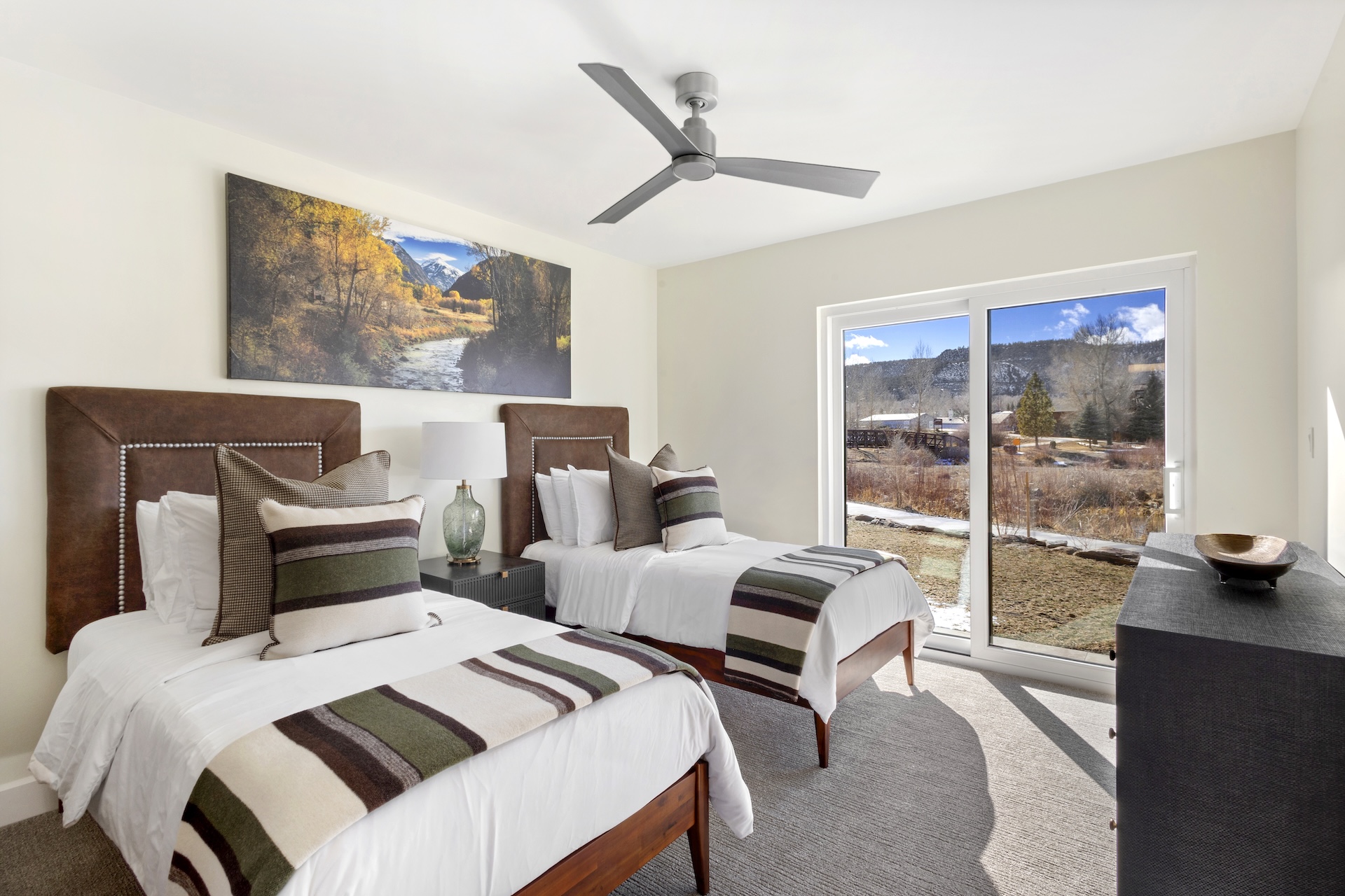 Bedroom #3 features two twin beds 