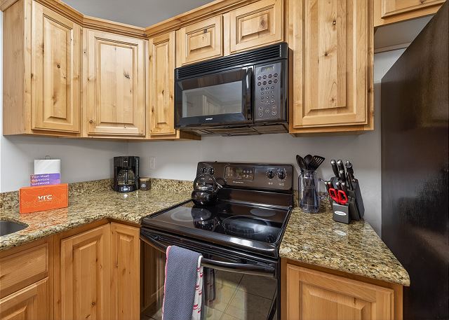 New Listing! Adventure Ready | Near Arches | Hot Tub + Pool | Views 10