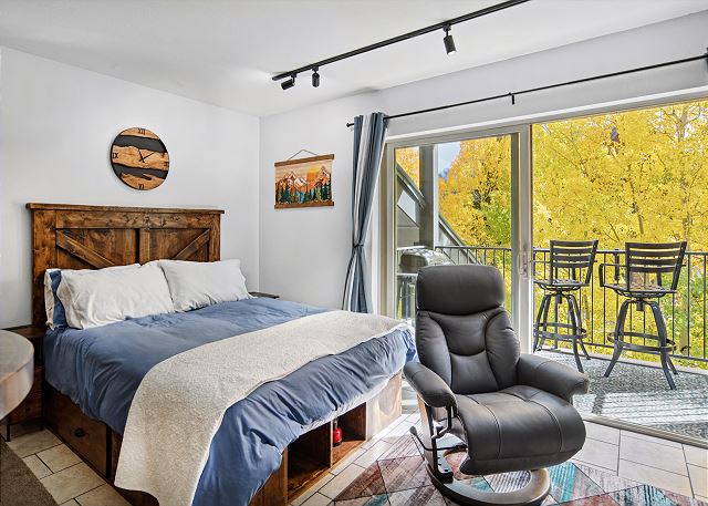 New Listing! Aspen Overlook | Walk to Lifts | Fireplace | Pool Access