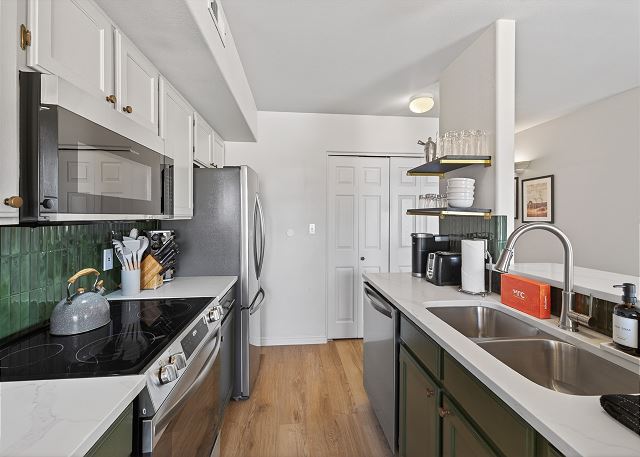 New Listing! Red Rock Retreat | Hot Tub & Fire Pit | Kings in Every Room 8