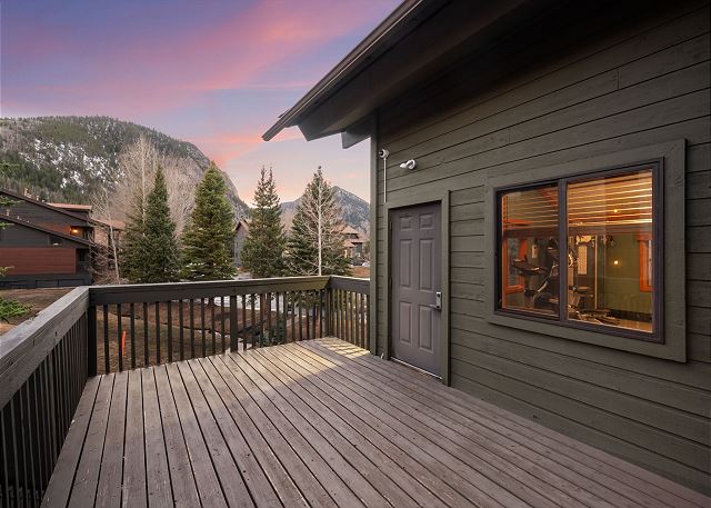 New Listing! Walkable Frisco Condo | Near Breck & Copper | Pool + Hot Tub