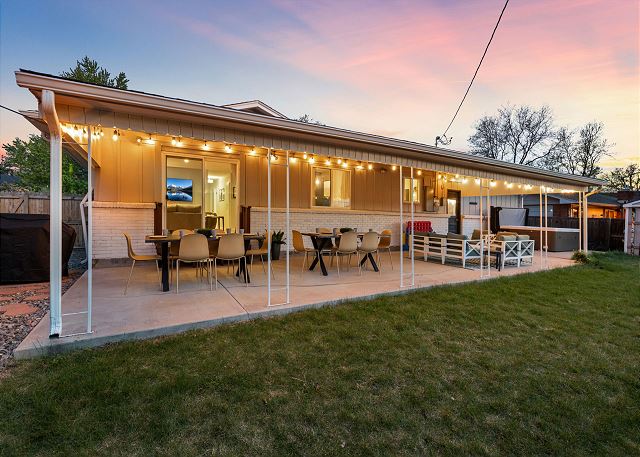 New! Highline Haus | Walk to Shows | Billiards, Hot tub, Theater 8