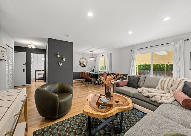 New! Highline Haus | Walk to Shows | Billiards, Hot tub, Theater 10