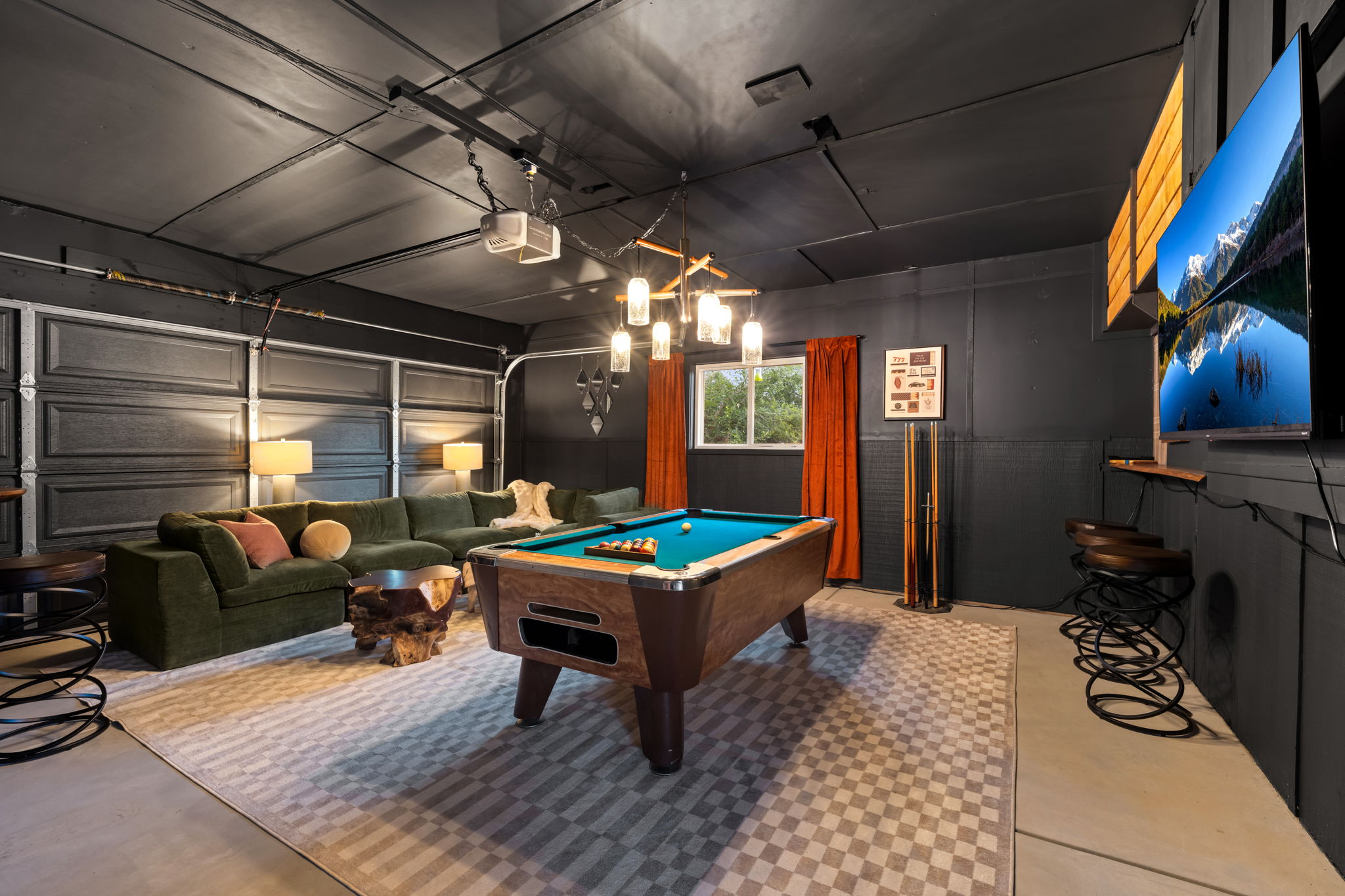 New! Highline Haus | Walk to Shows | Billiards, Hot tub, Theater | Photo 4