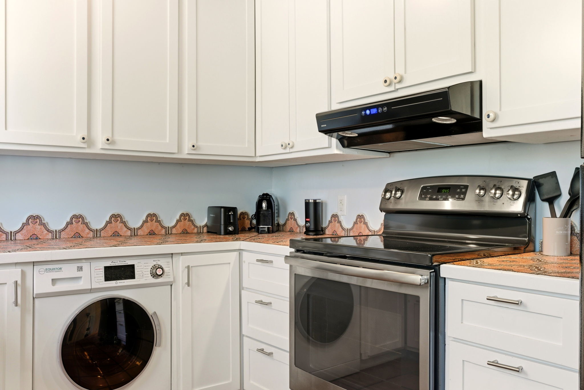 New Listing! Private Casita | Hot Tub | 10 Min to Plaza | Photo 4