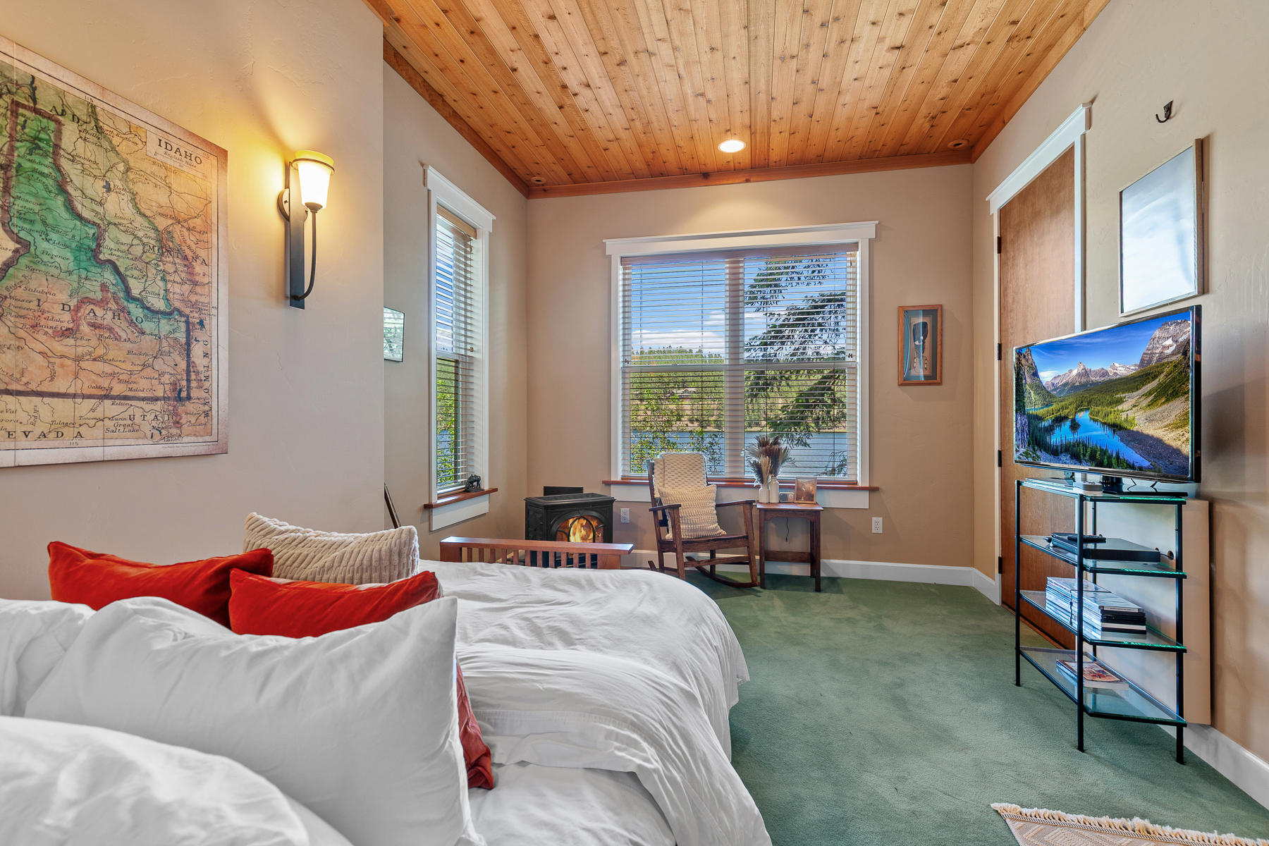 New Listing! Lakefront | Spacious Deck | Private Dock | Hot Tub | Tram | Photo 39