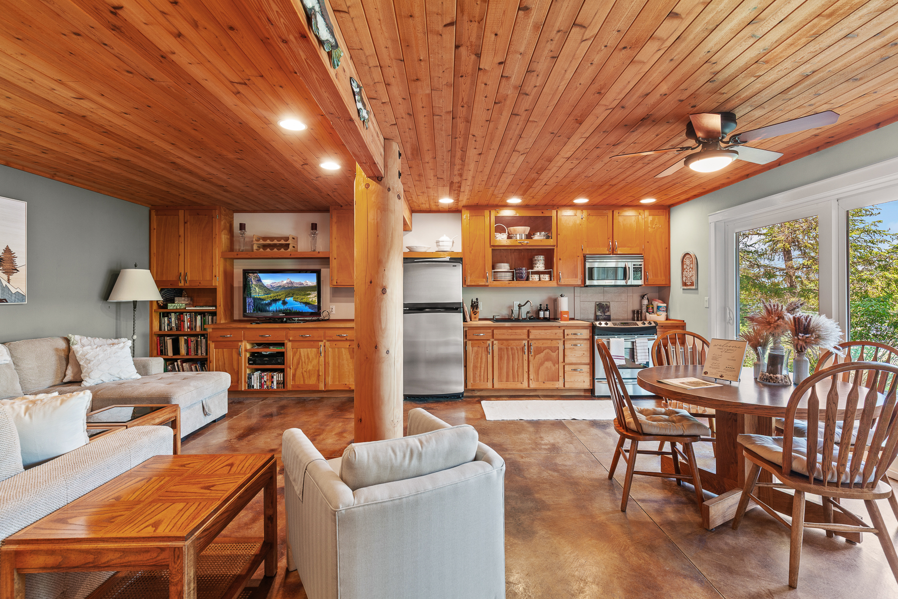 New Listing! Lakefront | Spacious Deck | Private Dock | Hot Tub | Tram | Photo 29