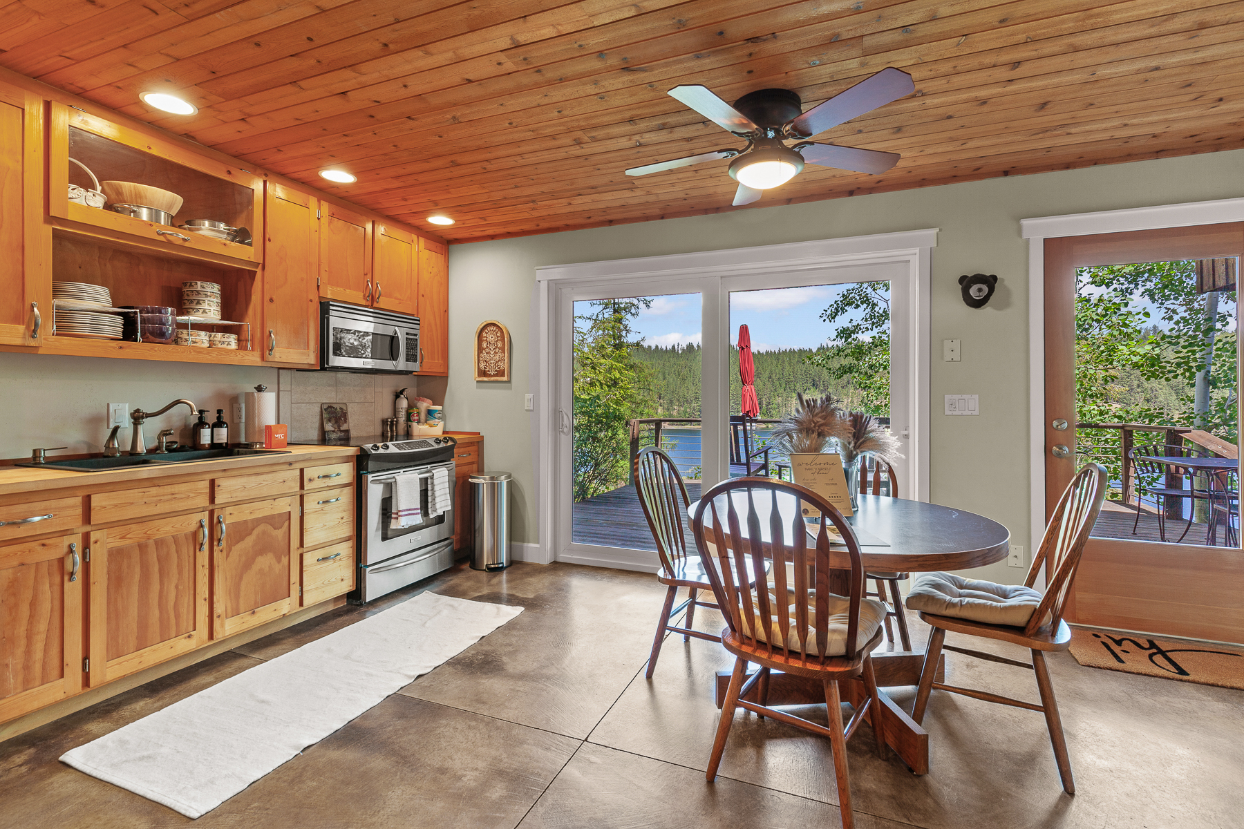 New Listing! Lakefront | Spacious Deck | Private Dock | Hot Tub | Tram | Photo 31