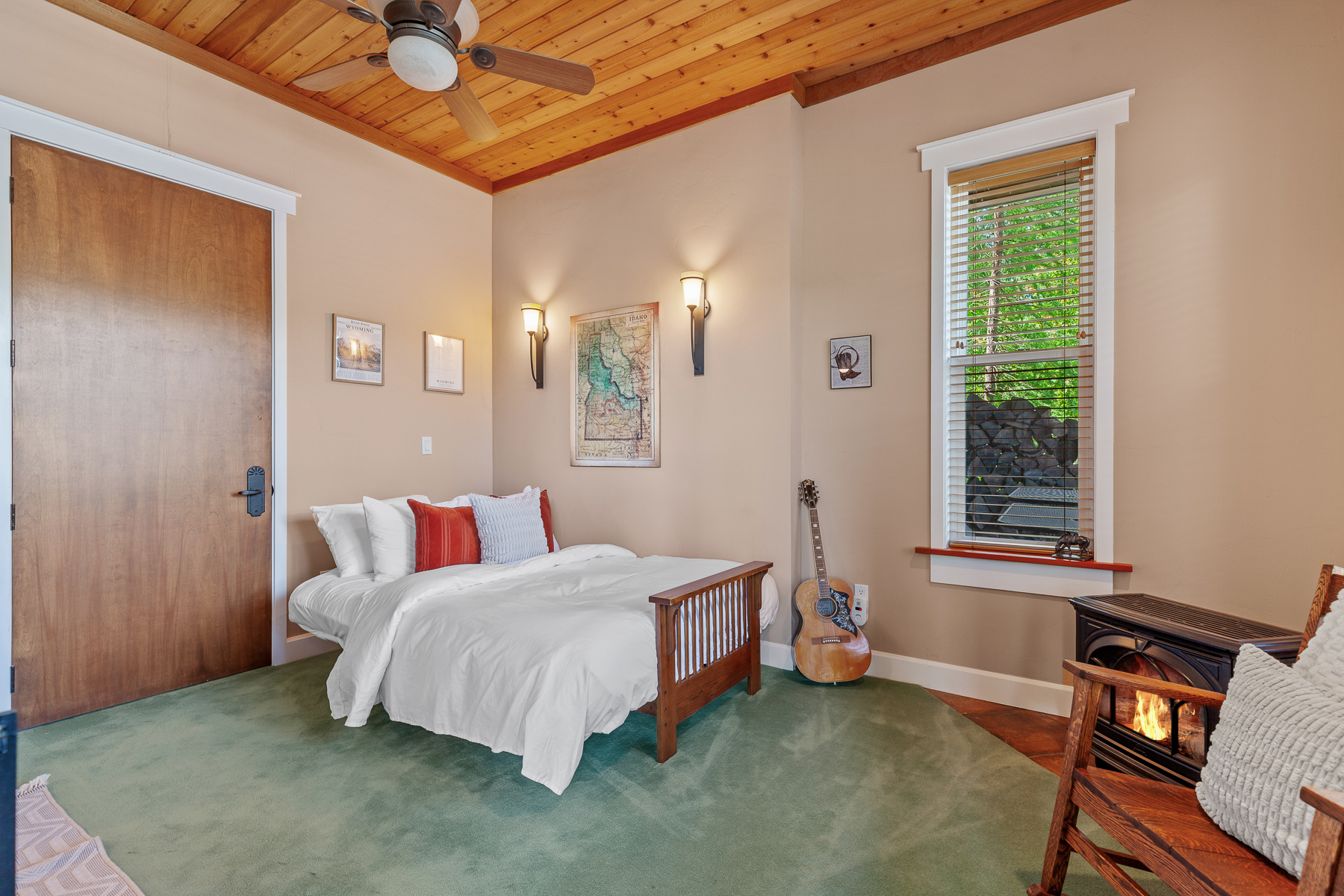 New Listing! Lakefront | Spacious Deck | Private Dock | Hot Tub | Tram | Photo 38