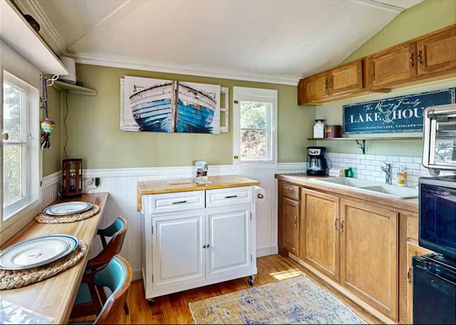 New Listing! Dog-Friendly Lake Cabin with Stunning Views, Deck, Grill 5