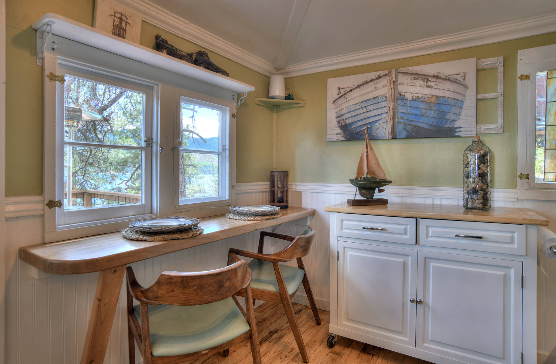 Well equipped kitchenette with lake house charm - seating for 2. 
