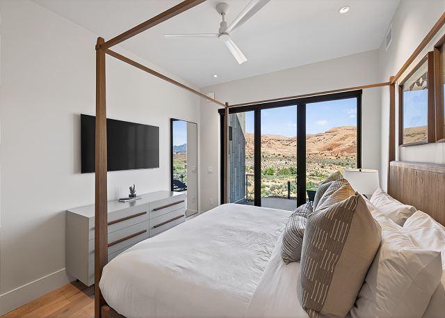 New Listing! Lionsback Luxury | Red Rock Views + Hot Tub 9