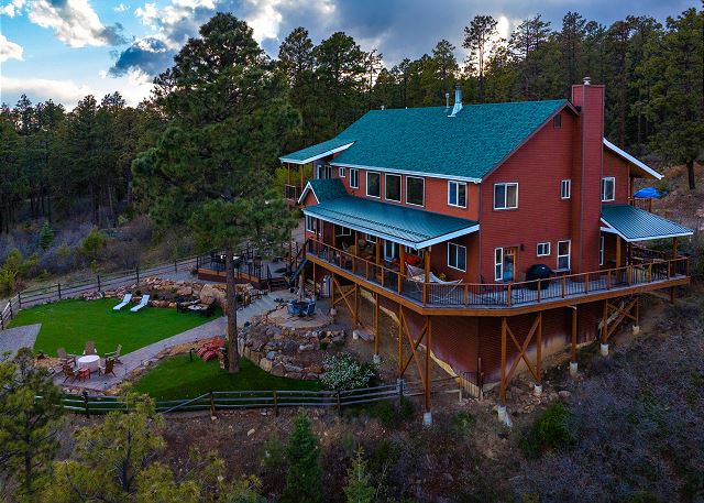 Mountain Home on 8 Acres - Amazing Views / Outdoor Spaces - 19 Min to DGO 4