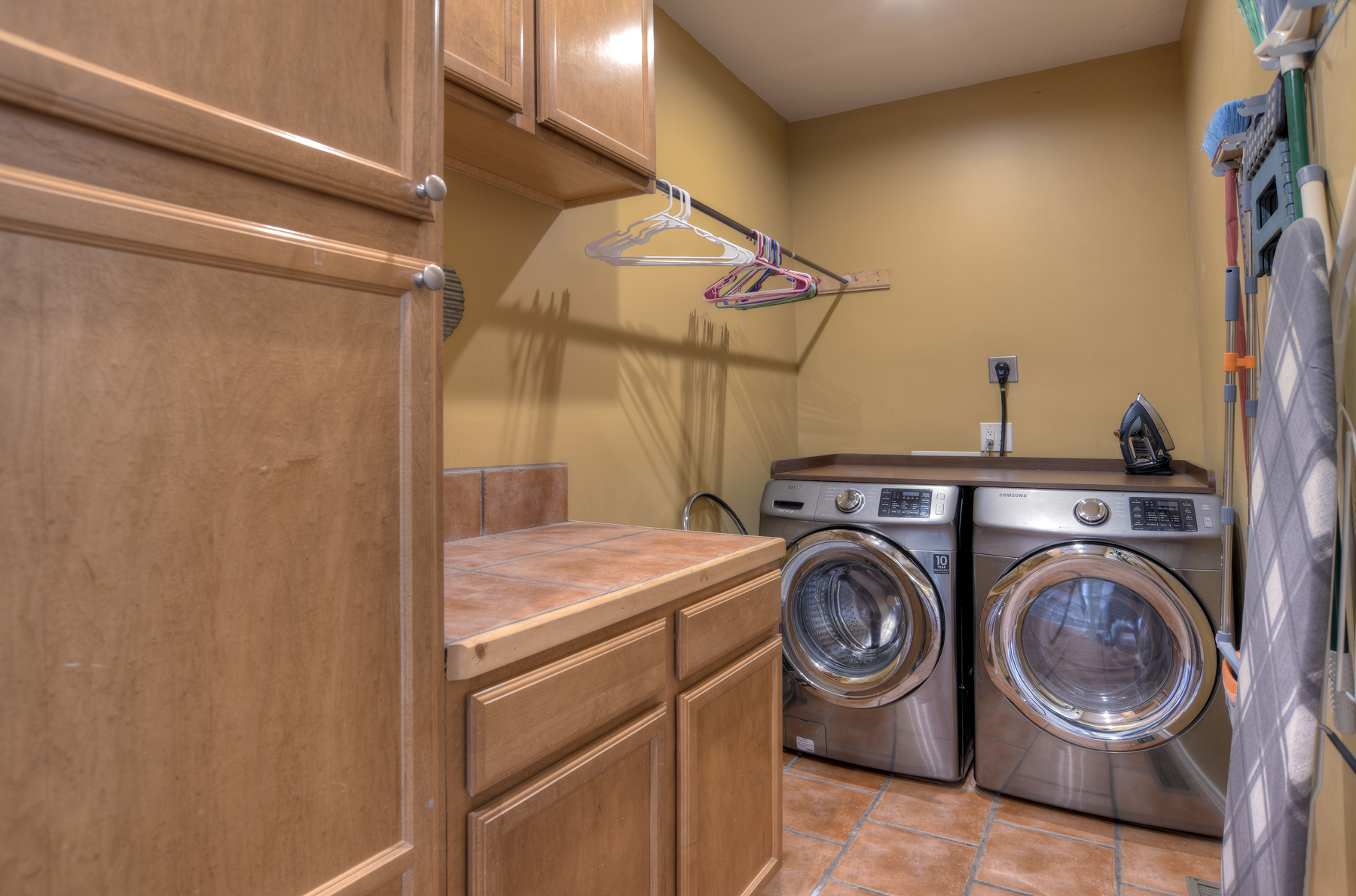 Laundry Room - Full size washer/dryer (Laundry detergent provided)