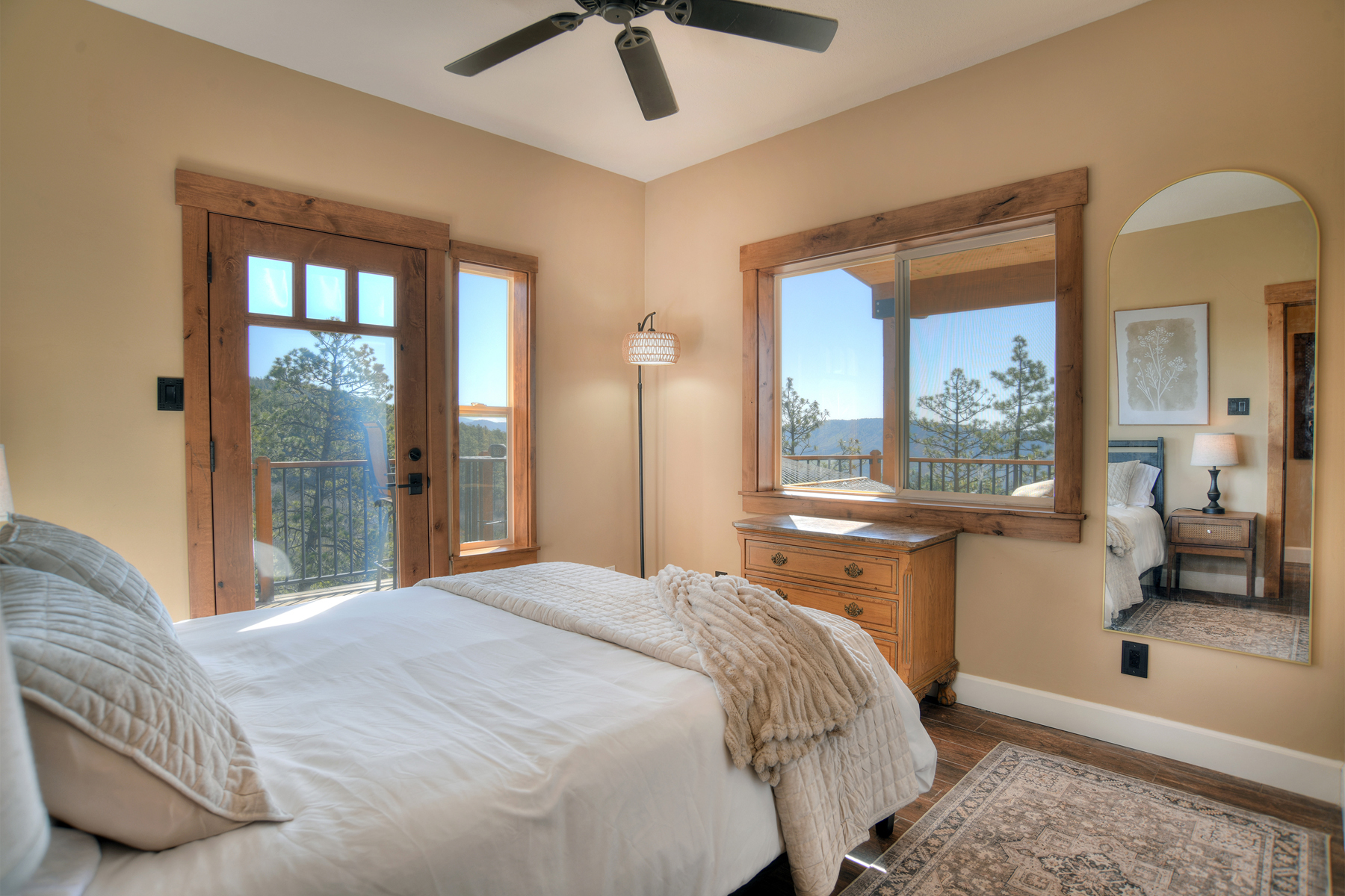 5th Bedroom - Queen and Deck (Main Floor)