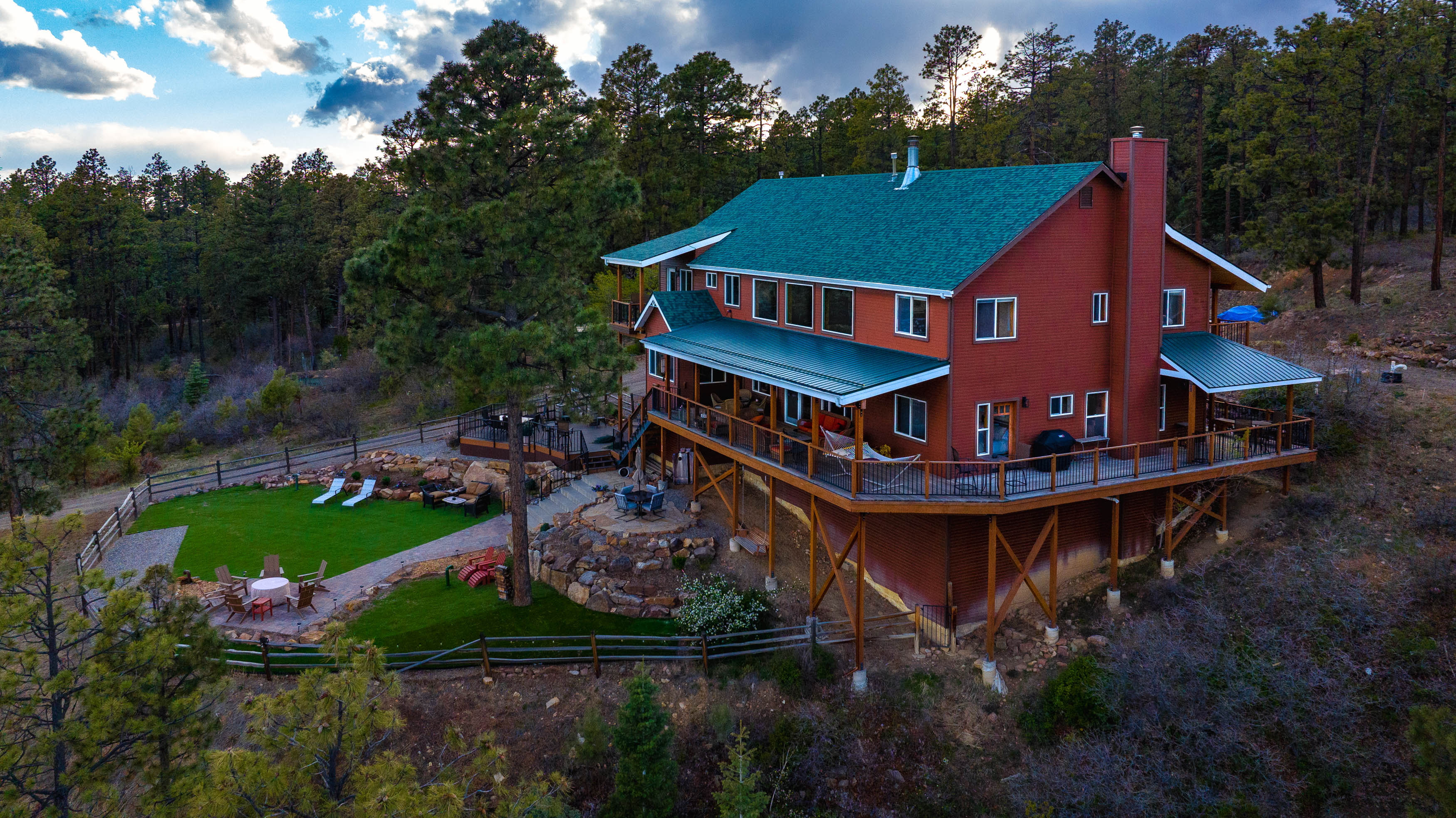 Mountain Home on 8 Acres - Amazing Views / Outdoor Spaces - 19 Min to DGO | Photo 4