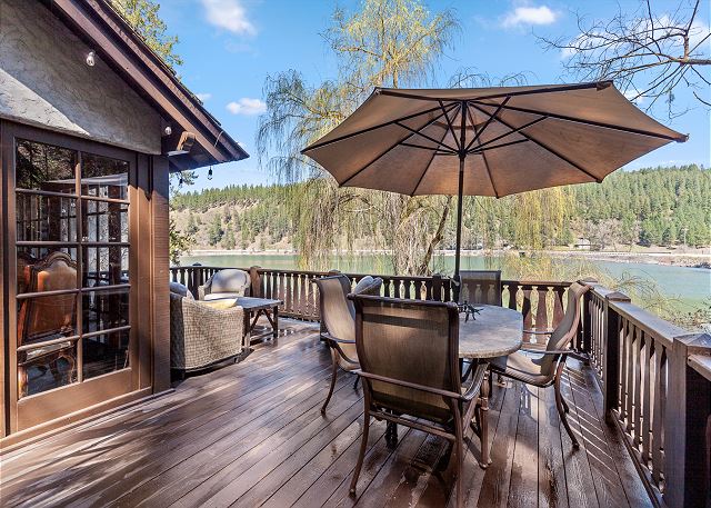 New Listing! Lakefront | Private Beach and Dock | 3 Master Suites | Hot Tub 5