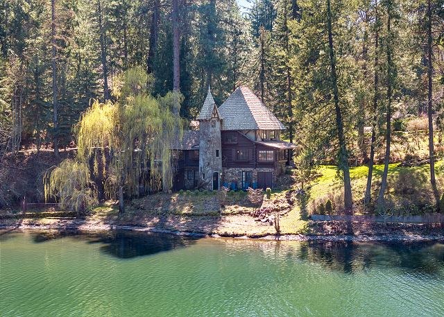 New Listing! Lakefront | Private Beach and Dock | 3 Master Suites | Hot Tub