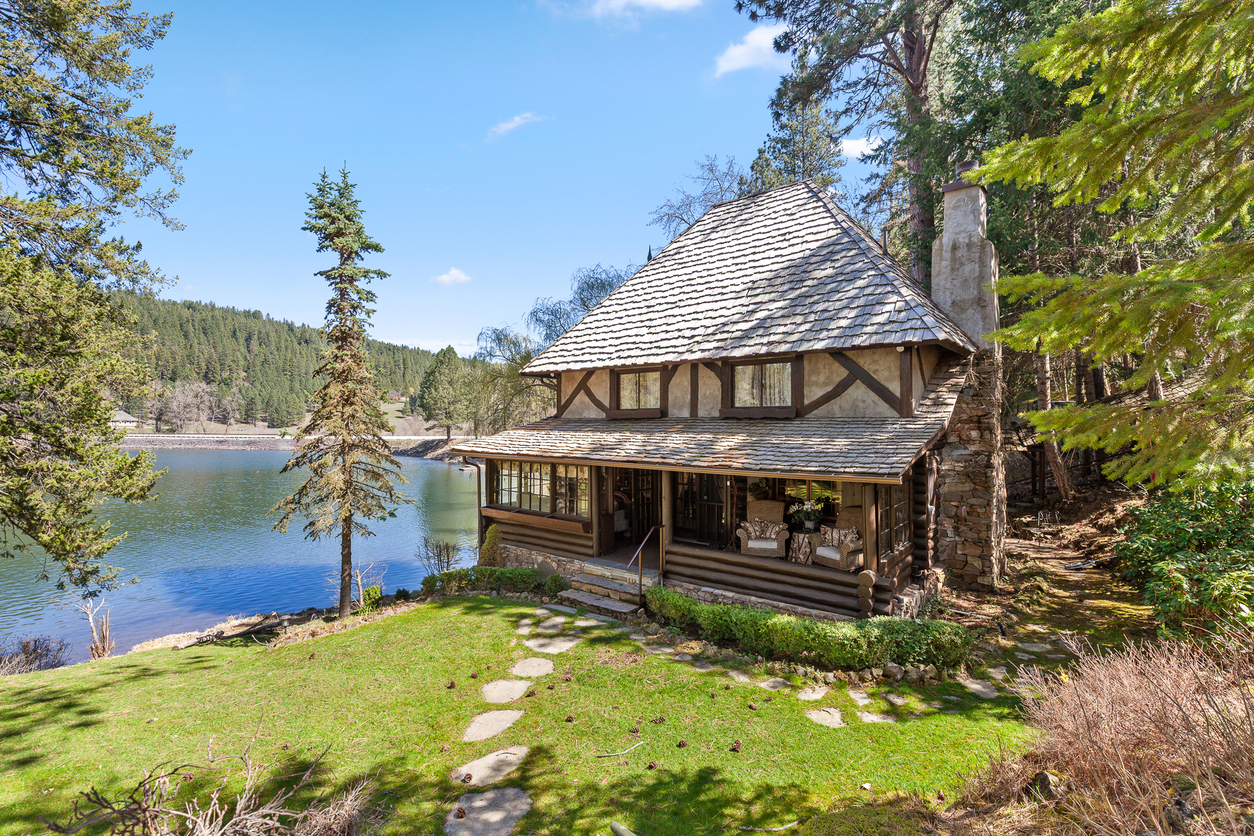 New Listing! Lakefront | Private Beach and Dock | 3 Master Suites | Hot Tub | Photo 27