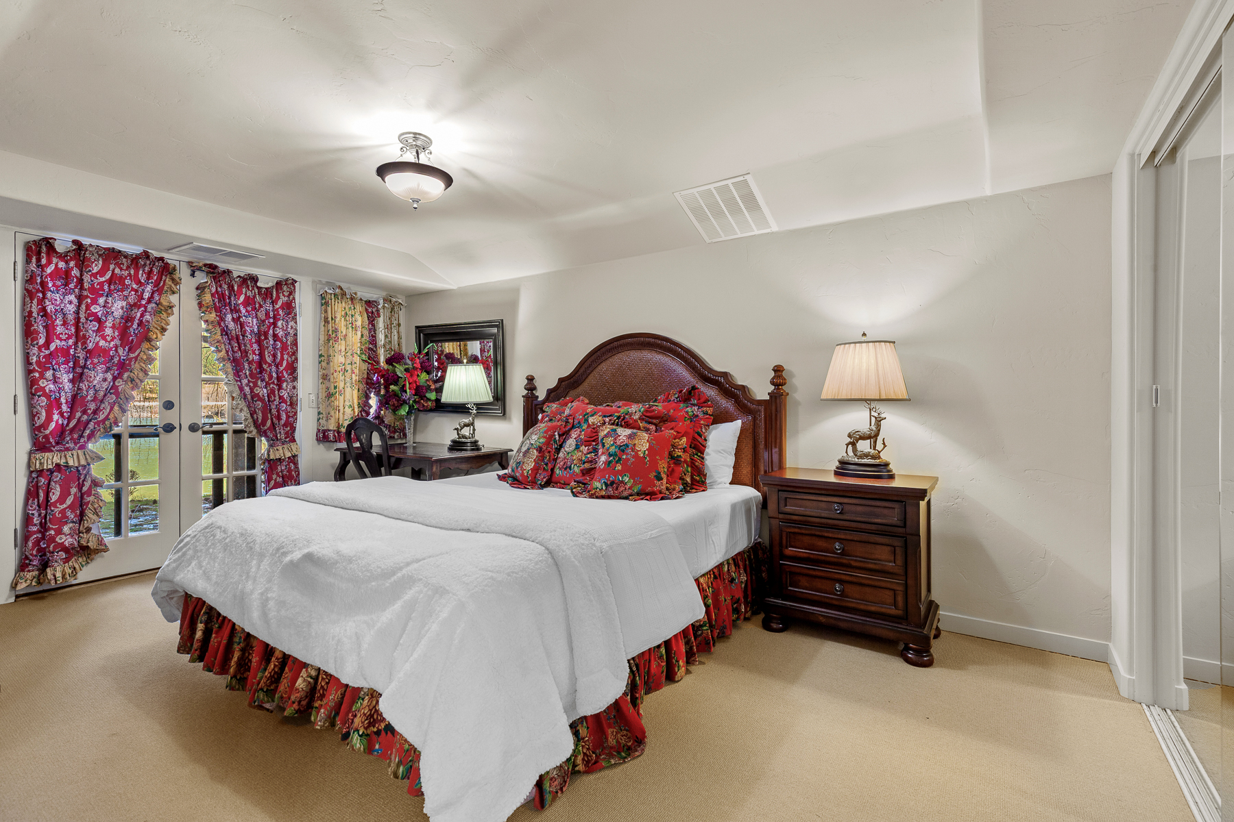 Bedroom Three - Queen Ensuite (Upper Level)