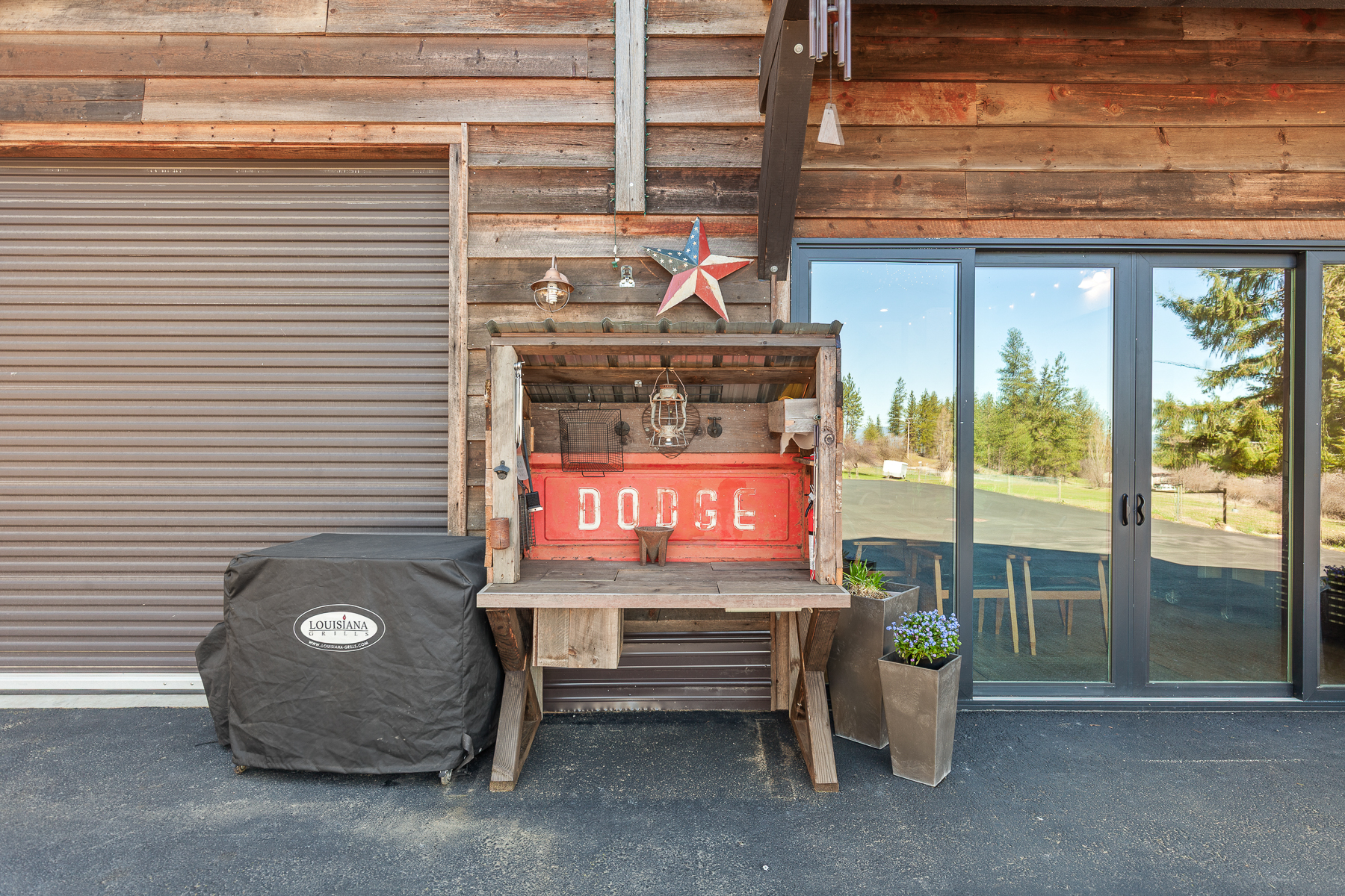 Rustic charm meets modern comfort in this inviting barn retreat.