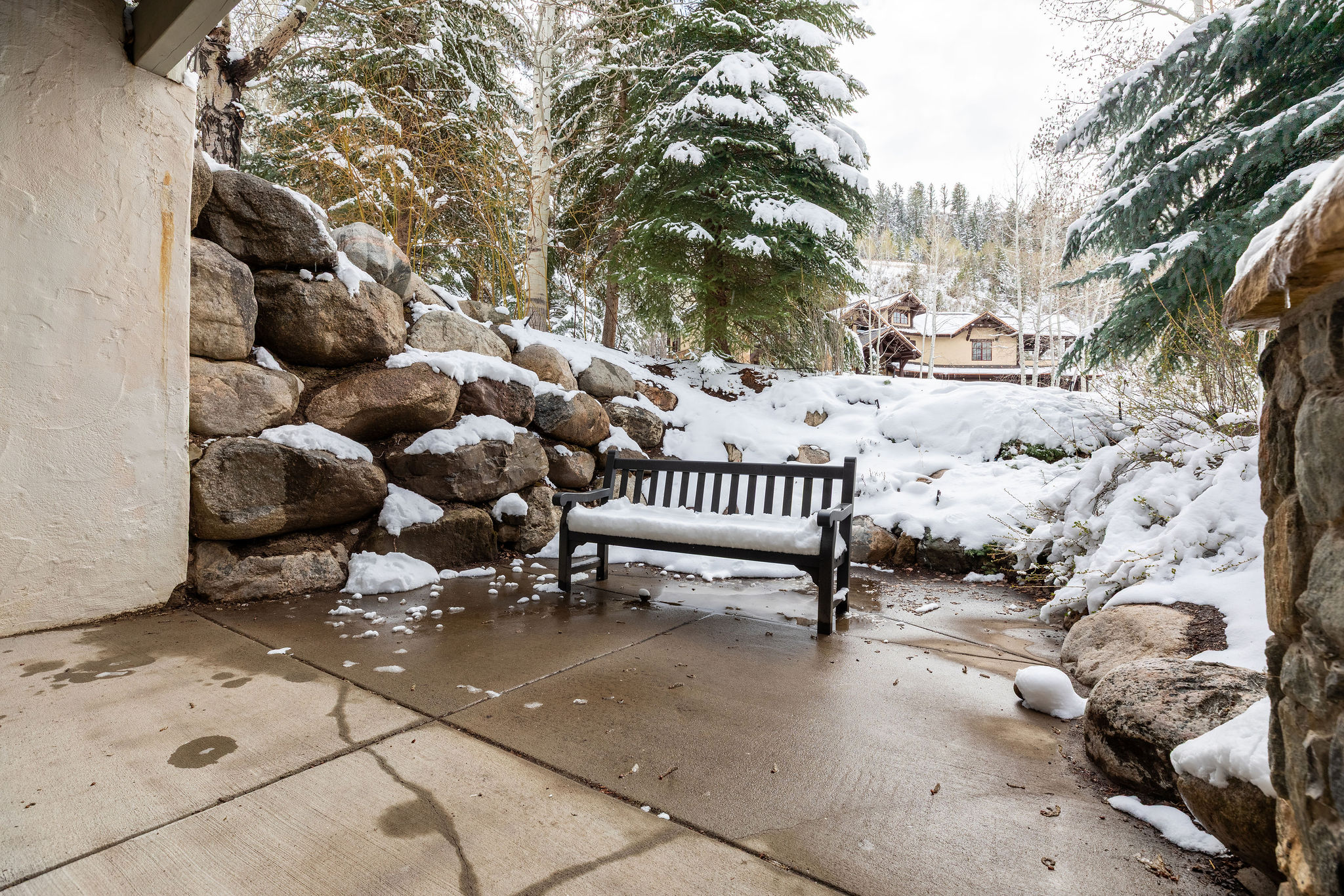 New Listing! Arrowhead | 3 Master Suites | Shuttle | Pool & Hot Tub Access | Photo 2