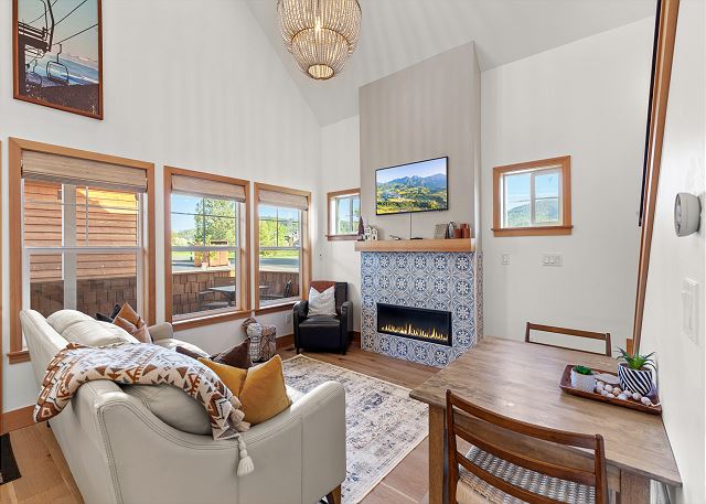 New Listing! Craftsman Bungalow | 2 Min Walk to Dover Bay Marina 7