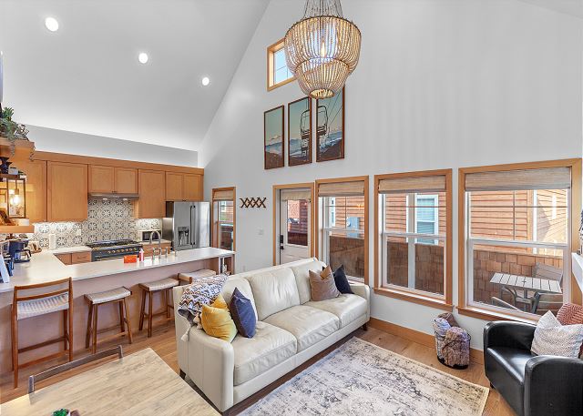 New Listing! Craftsman Bungalow | 2 Min Walk to Dover Bay Marina 8